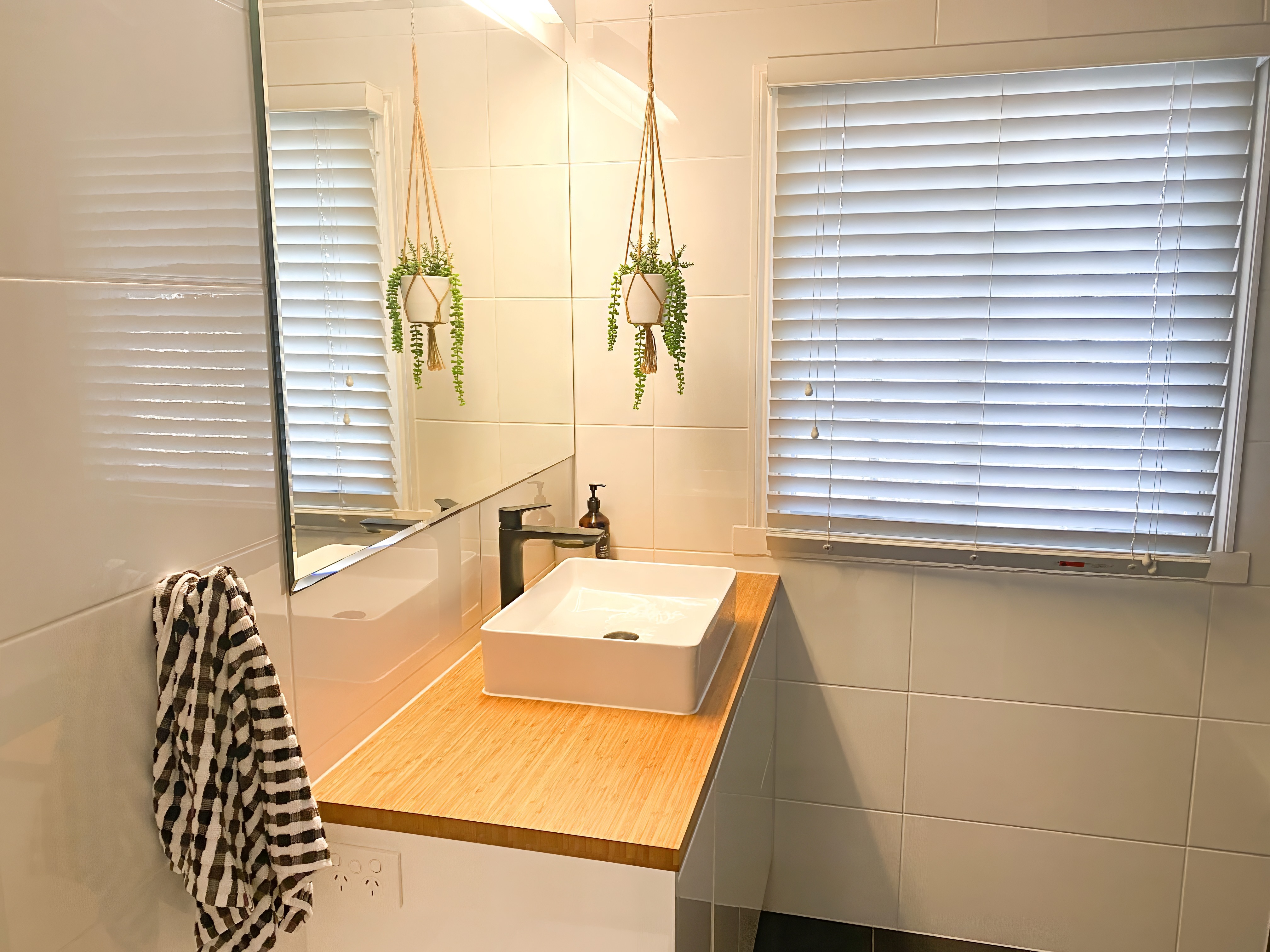 Bathroom 02