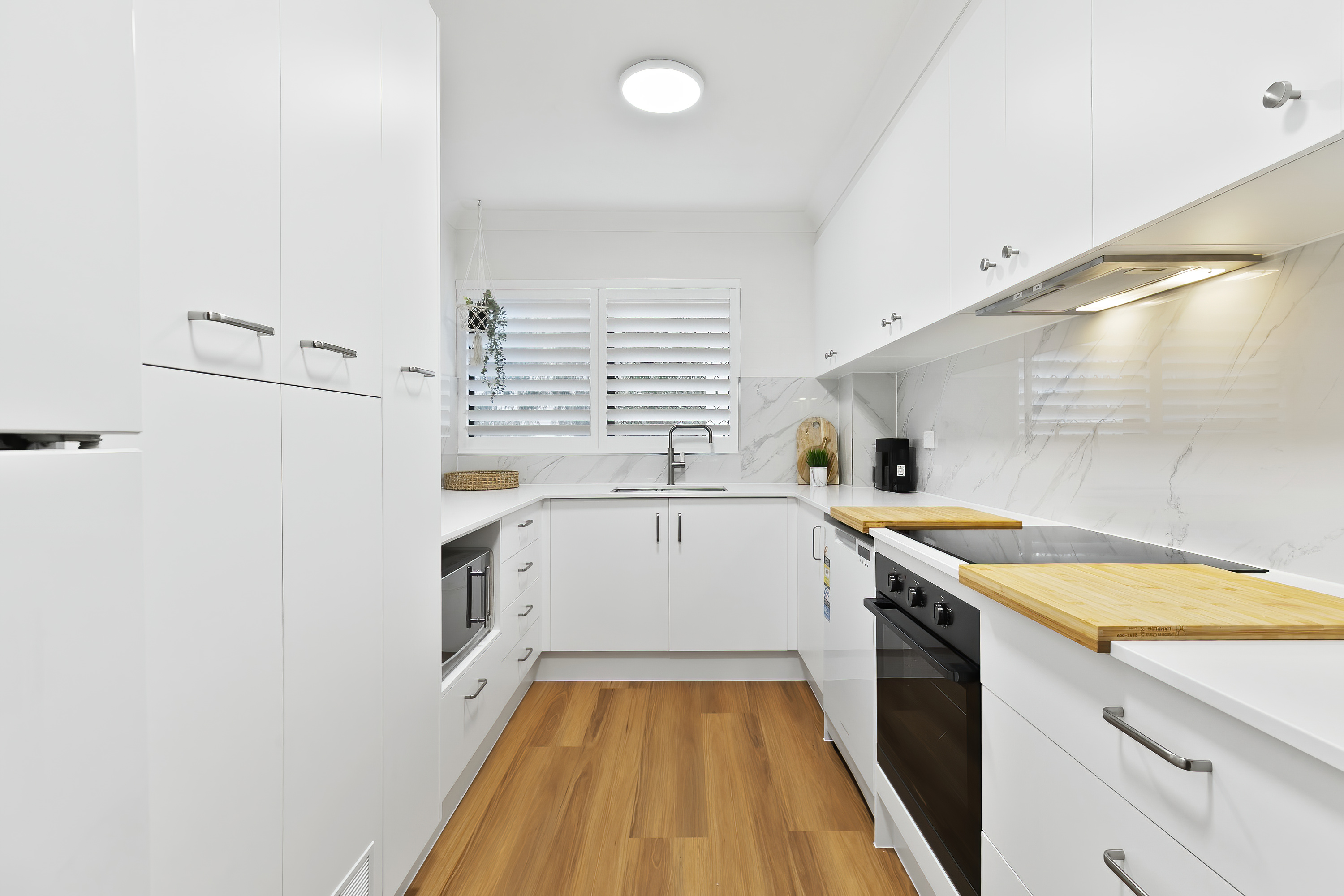 BB7 KITCHEN