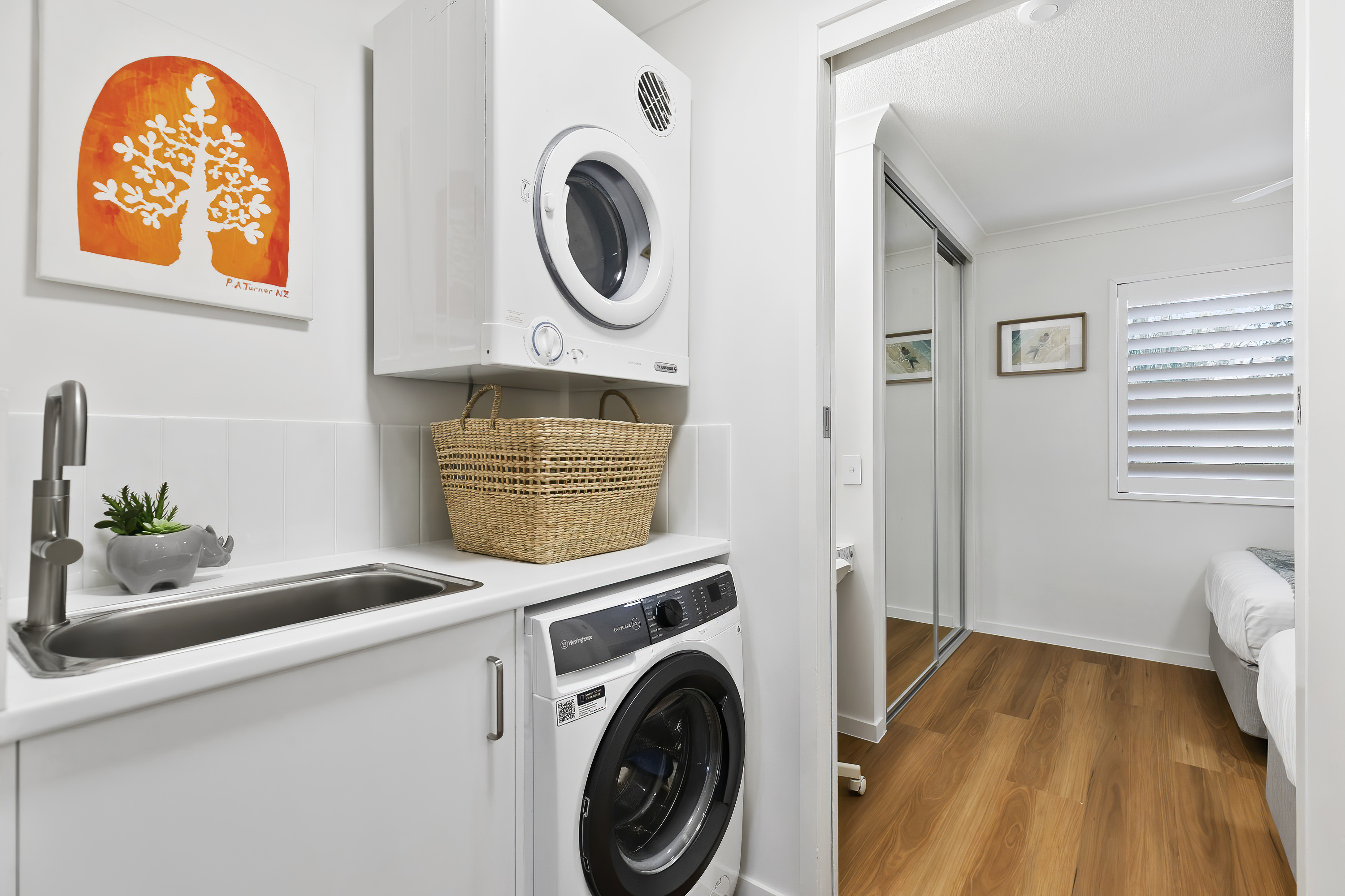 BB7 LAUNDRY